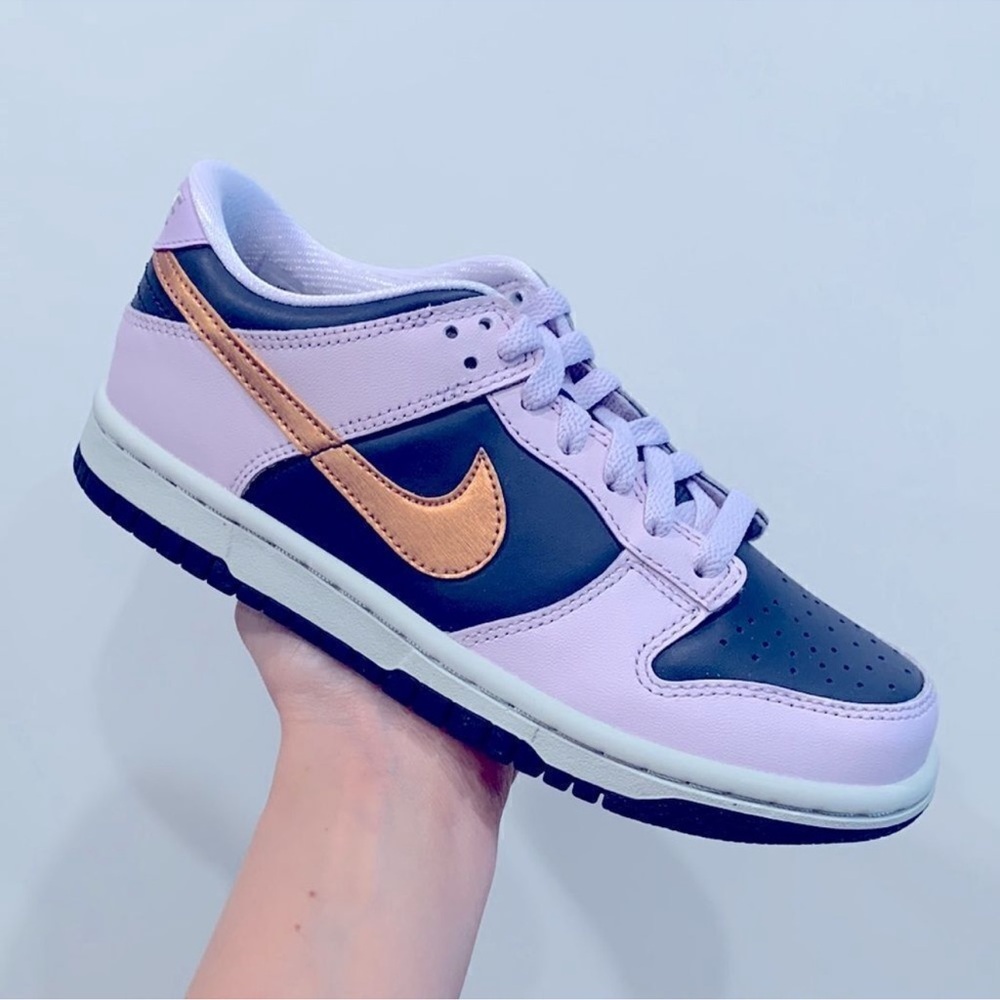 Nike Women's Sneakers in Lavender and Tan
